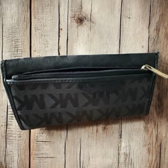 Michael Kors Austin Black Flat Continental Signature Wallet Leather Trim - Picture 4 of 16